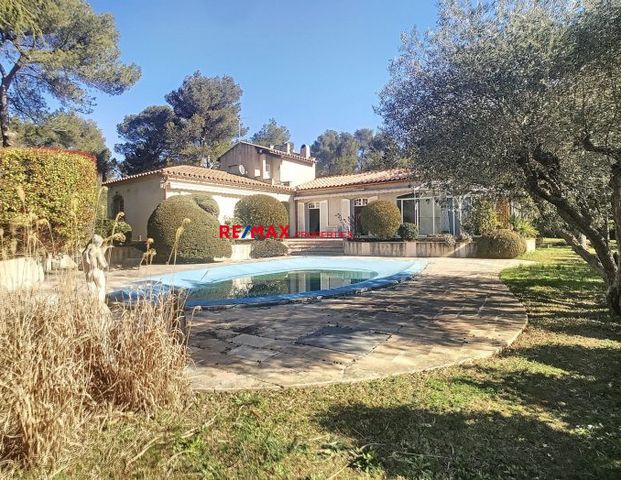 TOUR MAGNE - VILLA AVEC PISCINE À LOUER - Photo 1
