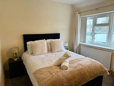 5 Bed Semi-Detached House, Middleton Boulevard, NG8 - Photo 5