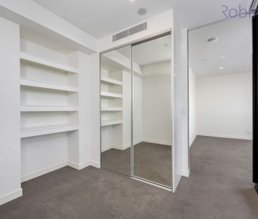 Air-conditioned apartment with city views, located across from Newc... - Photo 4