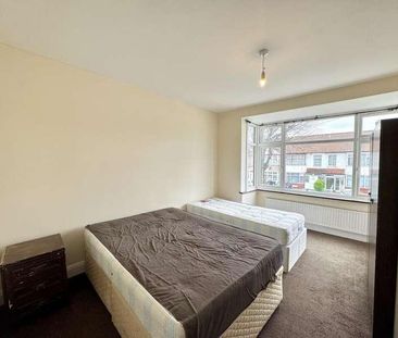 Greenland Crescent, Southall, UB2 - Photo 5