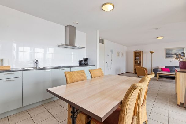 Lovely 2 bedroom apartment, terrace & harbor view - Photo 1