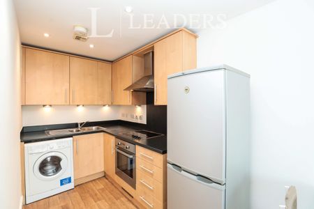 1 bedroom apartment to rent The Roundhouse, Gunwharf Quays - Photo 2