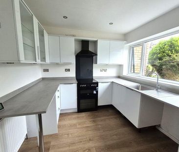 3 bedroom terraced house to rent - Photo 1