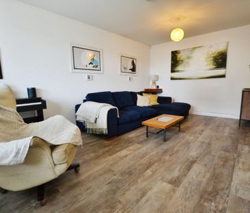 4 bedroom detached house to rent - Photo 2