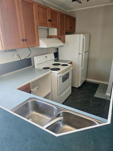 For Lease - 215 Roberts Road Unit# upper back, Grimsby, Ontario - Photo 3