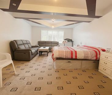 6 bedroom semi-detached house to rent - Photo 5