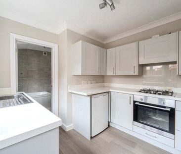 3 bedroom end of terrace house to rent - Photo 5