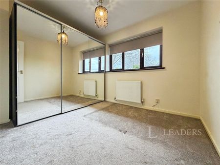 4 bedroom house to rent Lochalsh Grove, Willenhall, West Midlands, WV12 - Photo 2