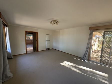 32 Cornish Road, Mooroopna VIC 3629 - Photo 5