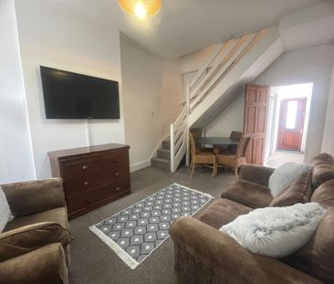 2 Bed Terraced House, Colchester Street, CV1 - Photo 2