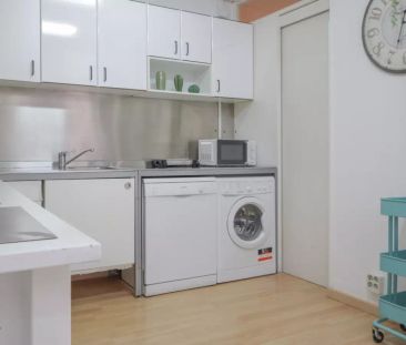 Room in a shared 4-bedroom apartment for rent in Castillejos, all bills included - Photo 6