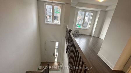 For Lease - 5173 Zionkate Lane, Mississauga, Ontario - Photo 2