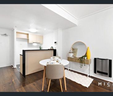 Sun-Drenched Style in the Heart of Southbank - Photo 4