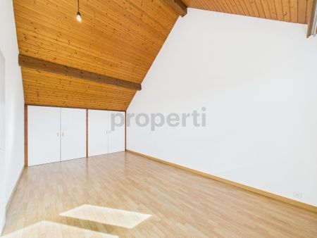 Maison jumelée rénovée de 5.5 pièces avec jardin, véranda et grand salon cadre familial calme à Le Mont-sur-Lausanne - Photo 3