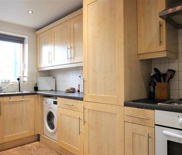 2 bedroom flat to rent - Photo 6