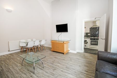 BILLS INCLUDED – Clarendon Road, City Centre, Leeds, LS2 - Photo 3