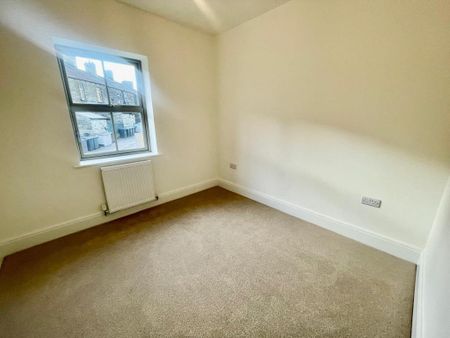 3 bedroom end of terrace house to rent - Photo 5