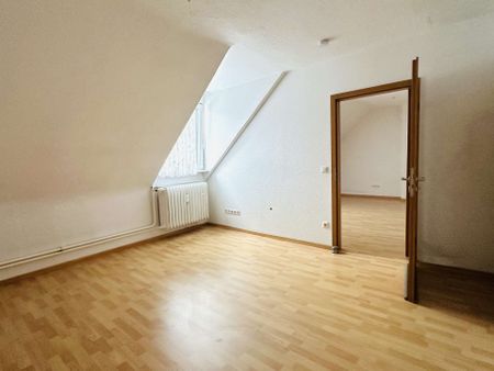 KREFELD CITYLAGE- SCHÖNE 2 ZIMMER WOHNUNG - WOHNKÜCHE MIT DACHTERRASSE - BADEZIMMER MIT FENSTER - Foto 3