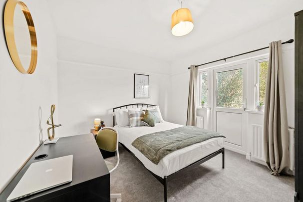 1 bedroom in a house share to rent - Photo 1