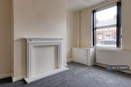 2 bedroom terraced house to rent - Photo 3