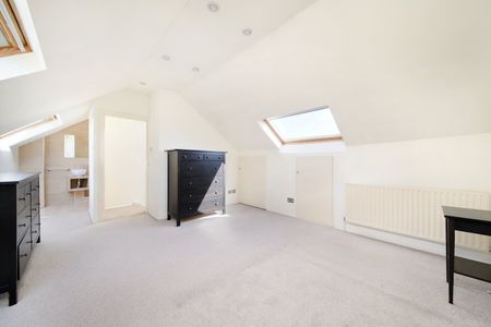 St James's Drive, London, SW17 - Photo 4