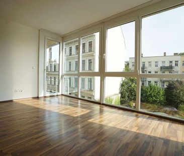 Lichtdurchflutete 2-Raum Wohnung mit Balkon - Foto 1