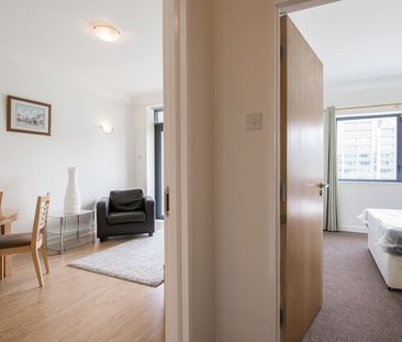 Scarriff House, Custom House Square, IFSC, Dublin 1, D01 YN24 - Photo 6