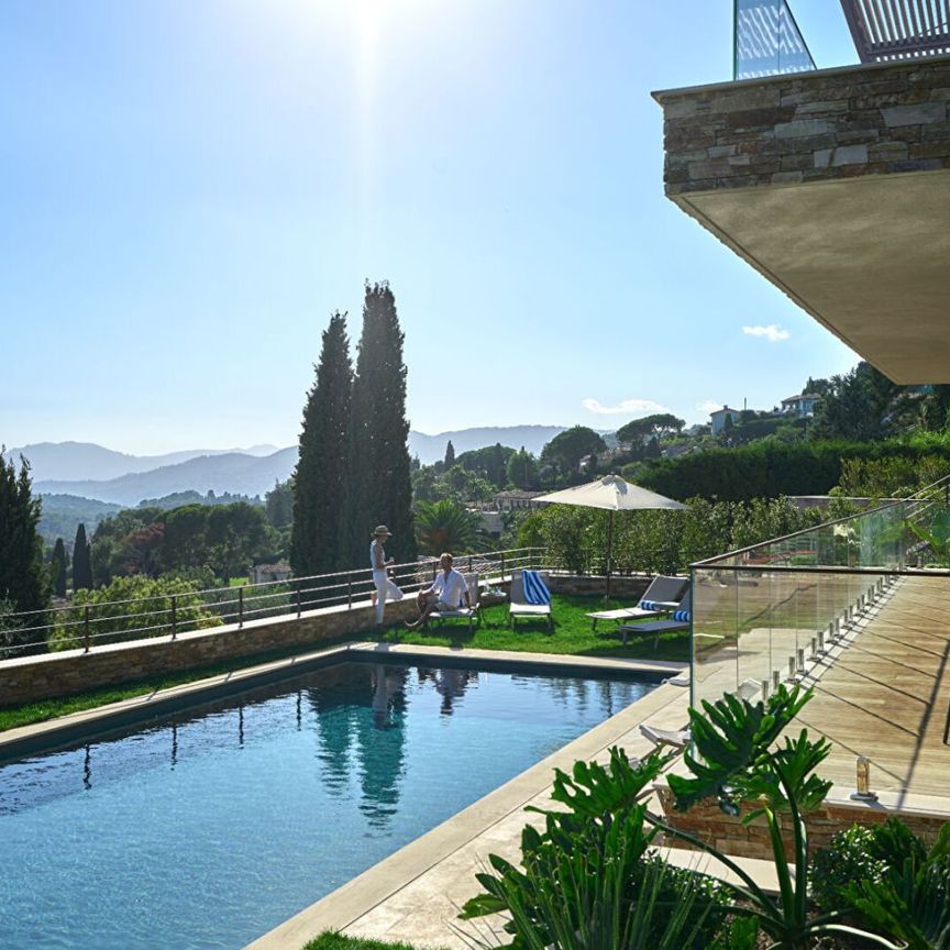 Mougins, Cote d'Azur à louer, vue mer, 5 chambres doubles, piscine, villa contemporaine - Photo 1