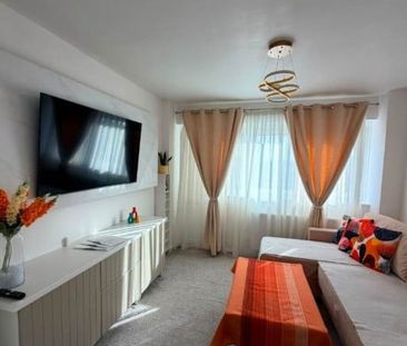 1 Bed Flat, Lampeter Square, W6 - Photo 5