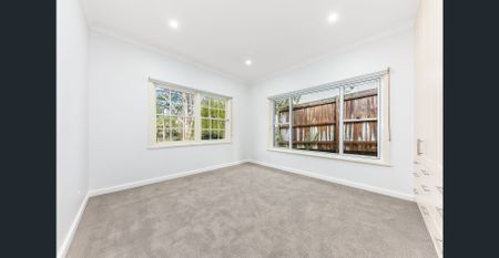 Charming Home in Prime Wahroonga Location. Step into comfort and convenience with this fresh home in this highly sought-after suburb - Photo 4