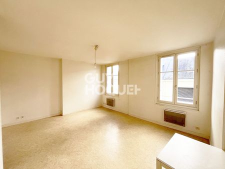 APPARTEMENT T2 QUARTIER DES HALLES - Photo 2