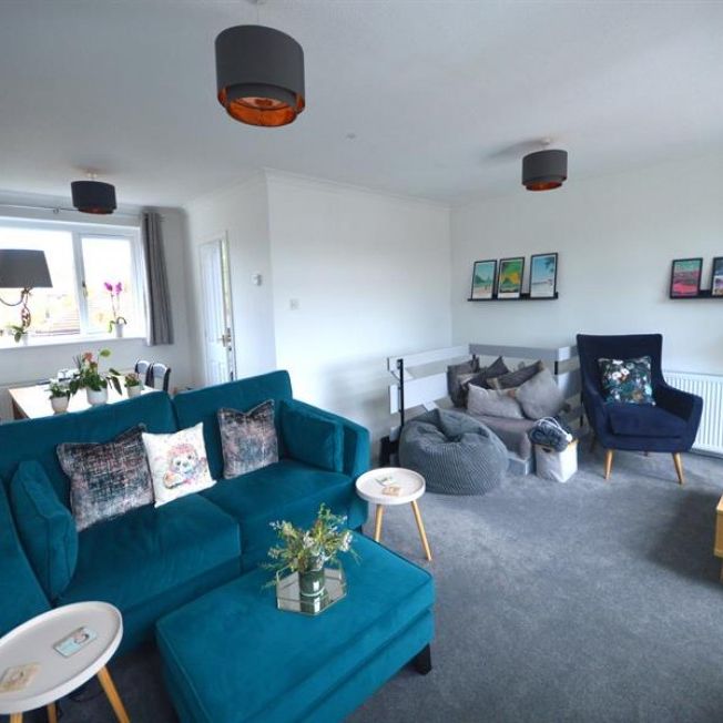 3 Bedroom Semi Detached To Let - Photo 1