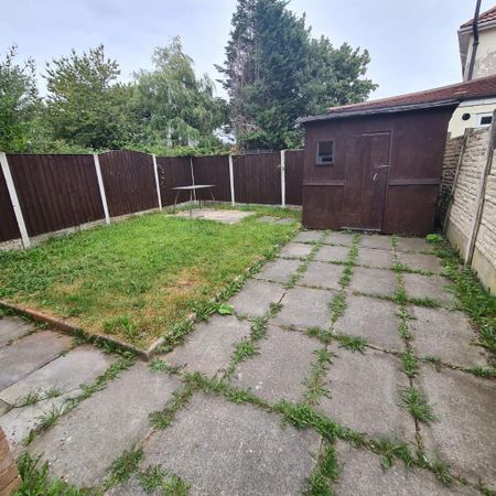 3 bedroom semi-detached house to rent - Photo 5