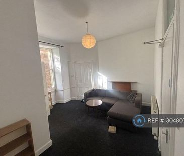 4 bedroom flat to rent - Photo 4