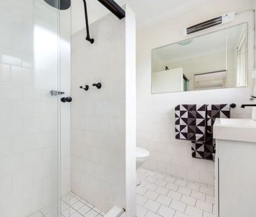 Fabulous One Bedroom in Great Location! - Photo 2