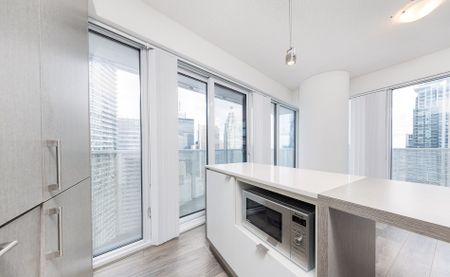 For Lease - 100 Harbour Street Unit# 3504, Toronto, Ontario - Photo 4