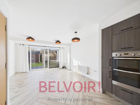 4 bedroom townhouse to rent - Photo 3