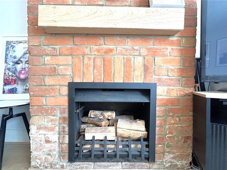 Aldershot Road, Church Crookham, Fleet, Hampshire, GU52 - Photo 2