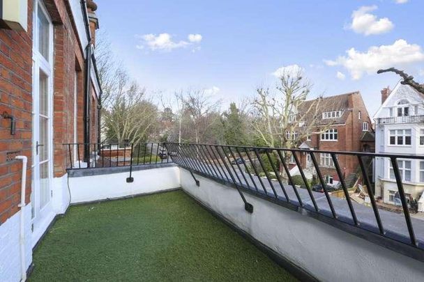 Maresfield Gardens, Hampstead, NW3 - Photo 1