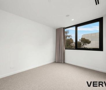 LUXURY APARTMENT IN THE HEART OF BRADDON - Photo 3