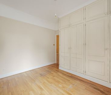 2 Bed Flat, Harbord Street, SW6 - Photo 3