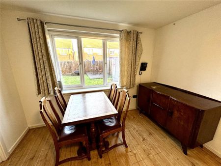 3 bedroom detached house to rent - Photo 4