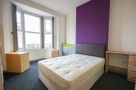 4 bedroom terraced house to rent - Photo 3