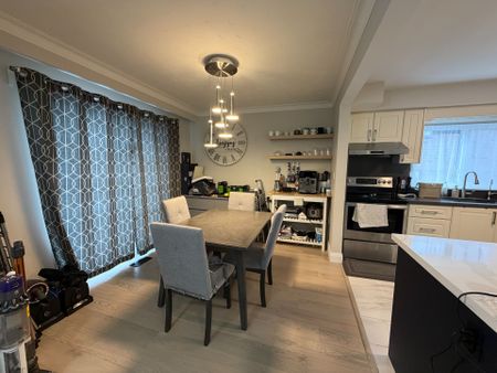 For Lease - 379 Alper Street, Richmond Hill, Ontario - Photo 2