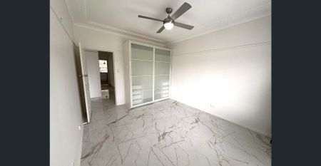 MODERN FAMILY HOME!! - Photo 2