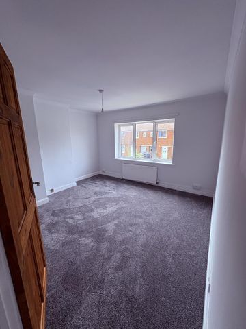 3 bedroom link detached house to rent - Photo 2