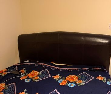 Room in a Shared Flat, Stratford Road, E13 - Photo 1