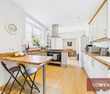 3 bedroom flat to rent - Photo 6