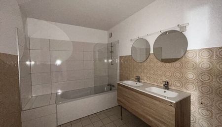 Appartement 4 pièces 99m2 REIMS 1 200 euros - Photo 2