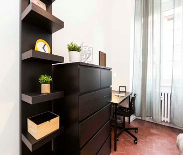 Via Paolo Bassi, Milan, Lombardy 20159 - Photo 4